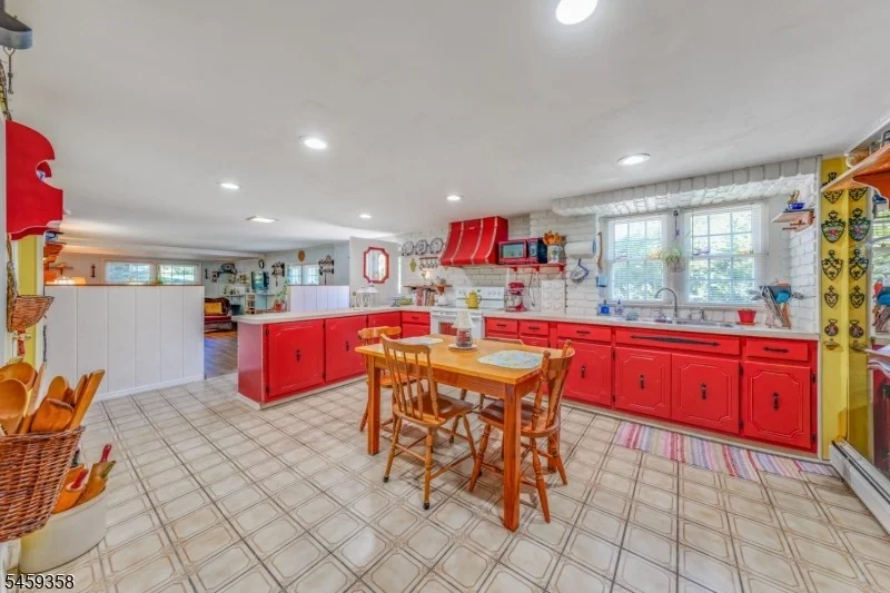 Photo of 2 Orchard Dr