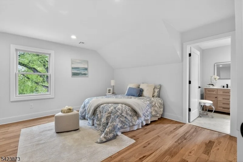 Photo of 287 Orange Rd