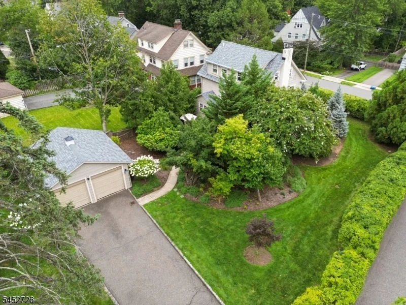 Photo of 420 Up Mountain Avenue