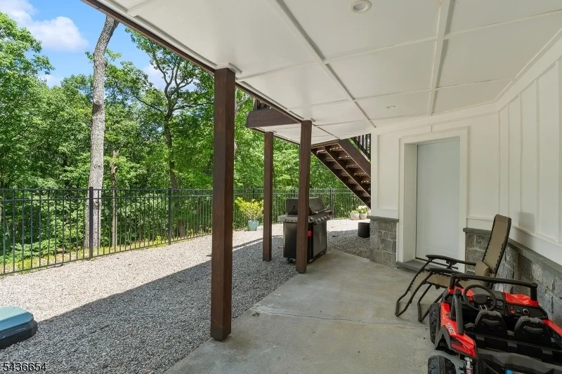 Photo of 9 Hilltop Rd