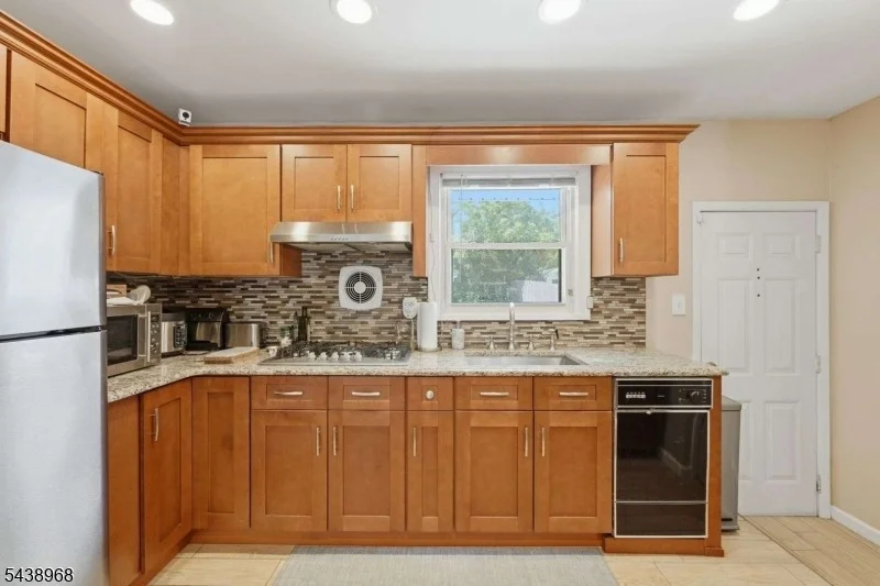 Photo of 1265 North Ave