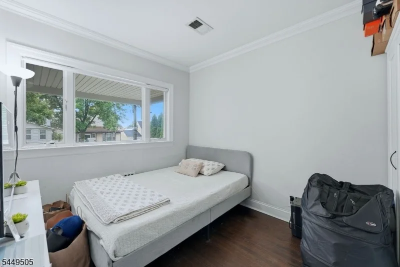 Photo of 647 Devon St