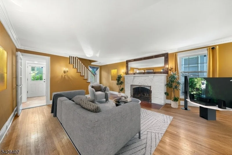 Photo of 192 Gregory Ave
