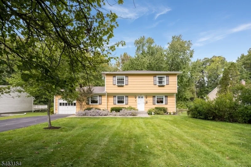 Photo of 43 Chaucer Dr