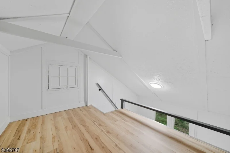 Photo of 330 Springbrook Trl