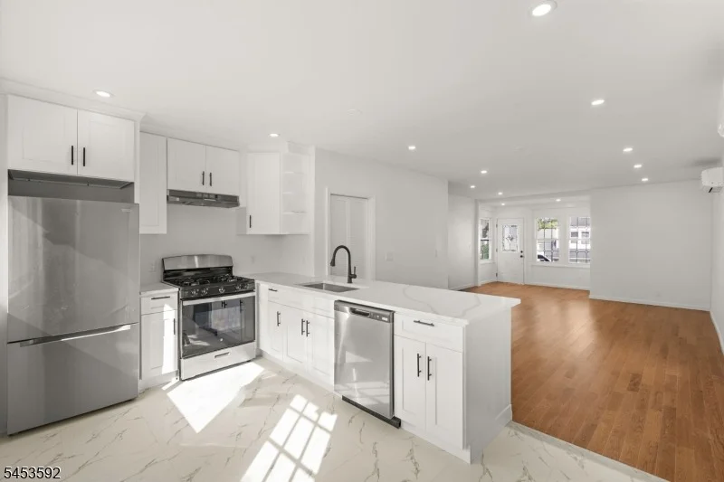 Photo of 345 Forest St