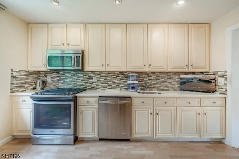 Photo of 57 Robbins Ave