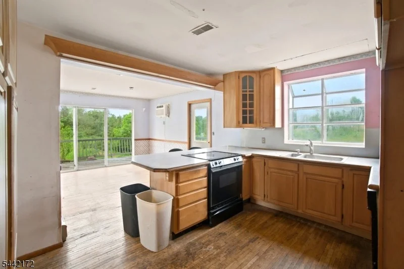 Photo of 175 Wertsville Rd