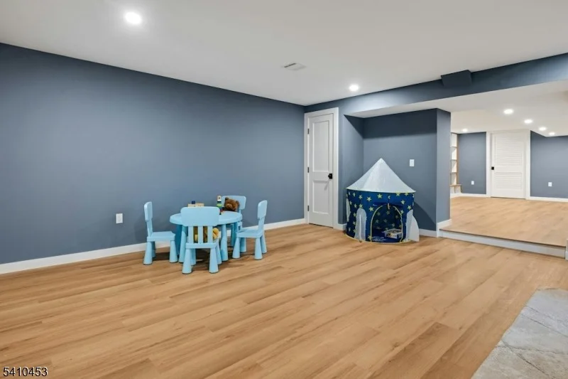 Photo of 83 W End Ave