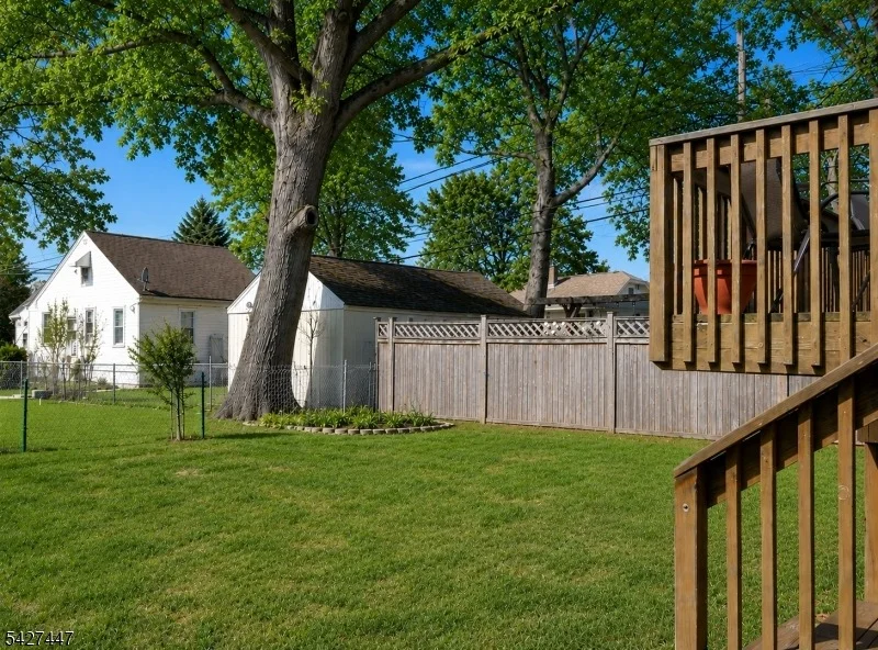 Photo of 74 8Th Ave