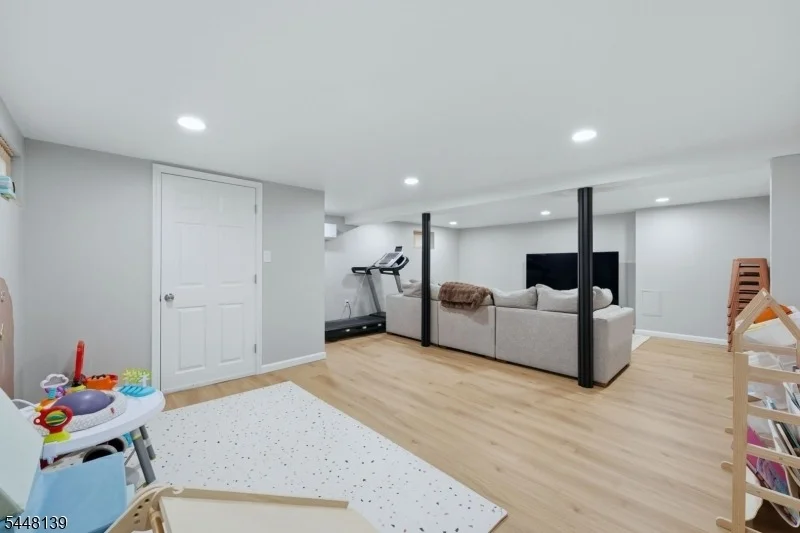 Photo of 102 Mortimer Ave