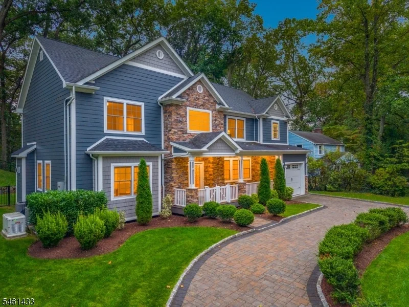 Photo of 1445 Deer Path