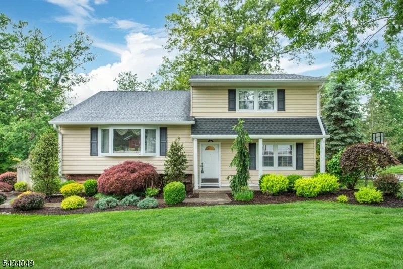 Photo of 27 Bogert Rd