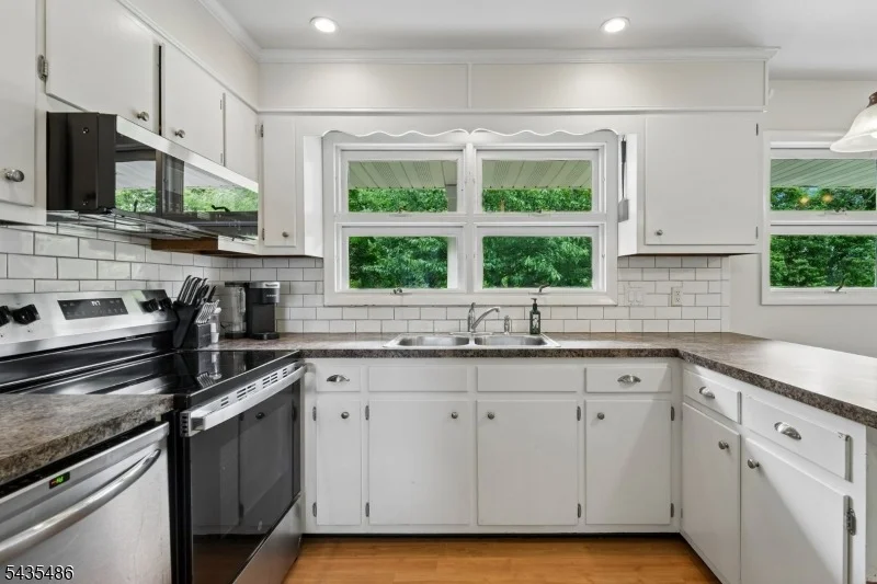 Photo of 21 Wayside Ln