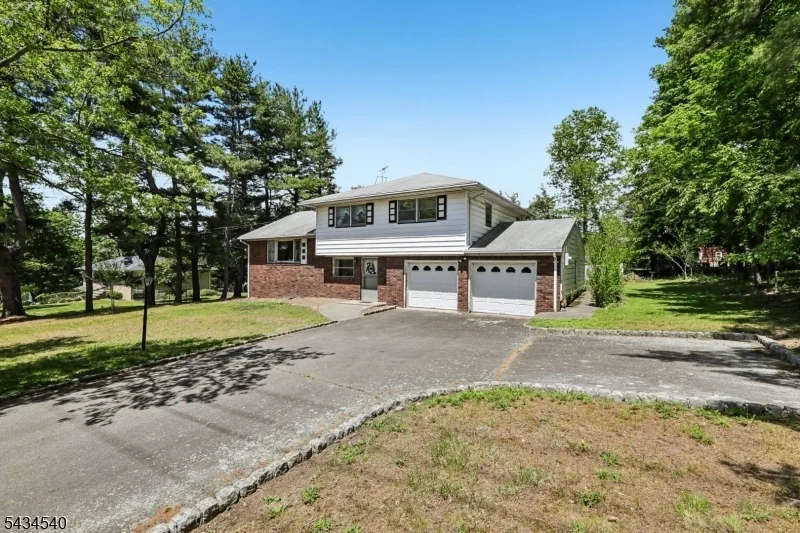 Photo of 1355 Ratzer Rd
