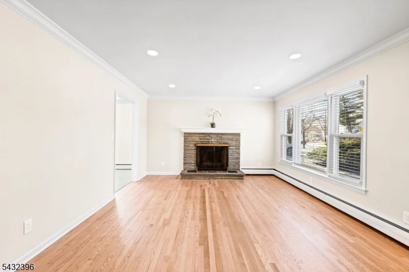 Photo of 663 Mountain Ave