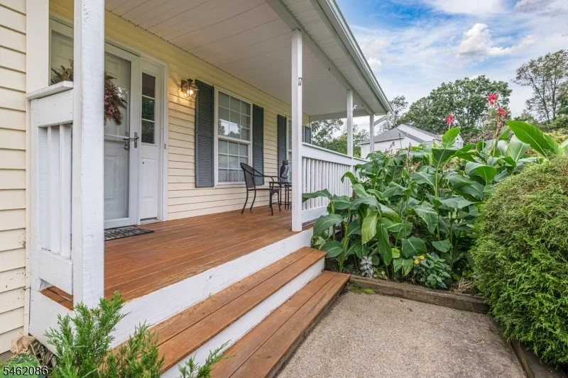 Photo of 17 Bailey Dr