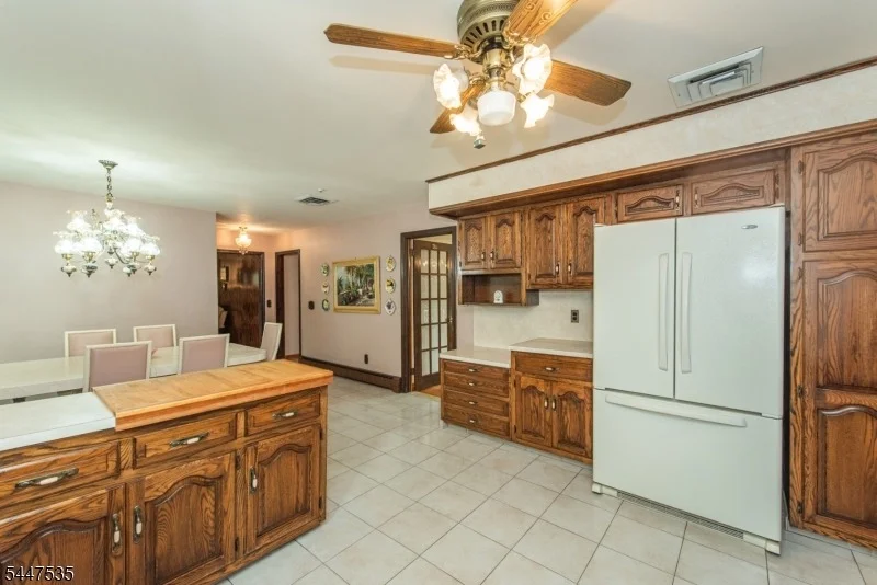 Photo of 21 Bates Dr