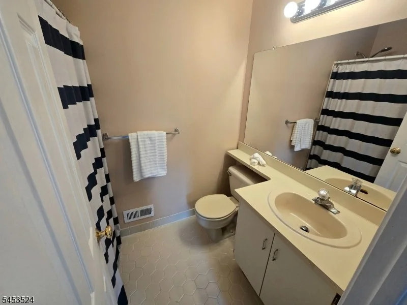 Photo of 87 Goodwin Dr