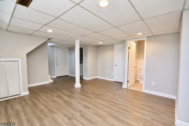 Photo of 131 Munsonhurst Rd