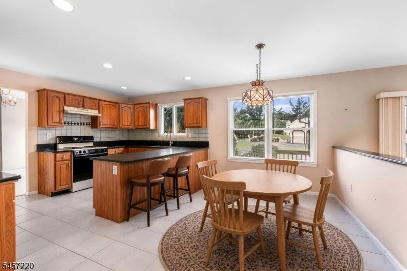 Photo of 4 Hawthorn Dr