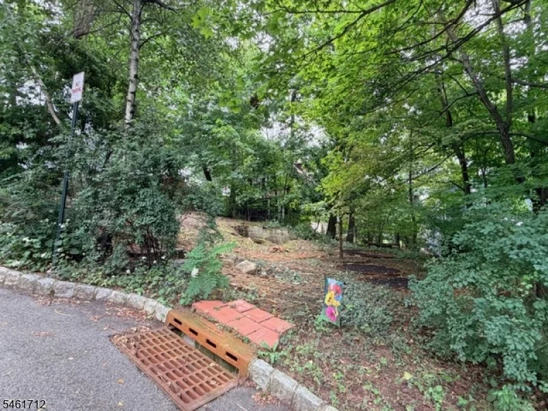 Photo of 6 W Hedding Pl
