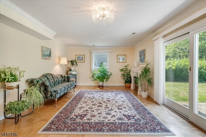 Photo of 57 Robbins Ave