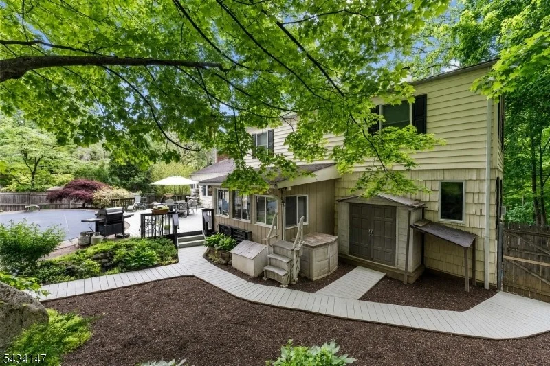 Photo of 33 Brooksyde Ave