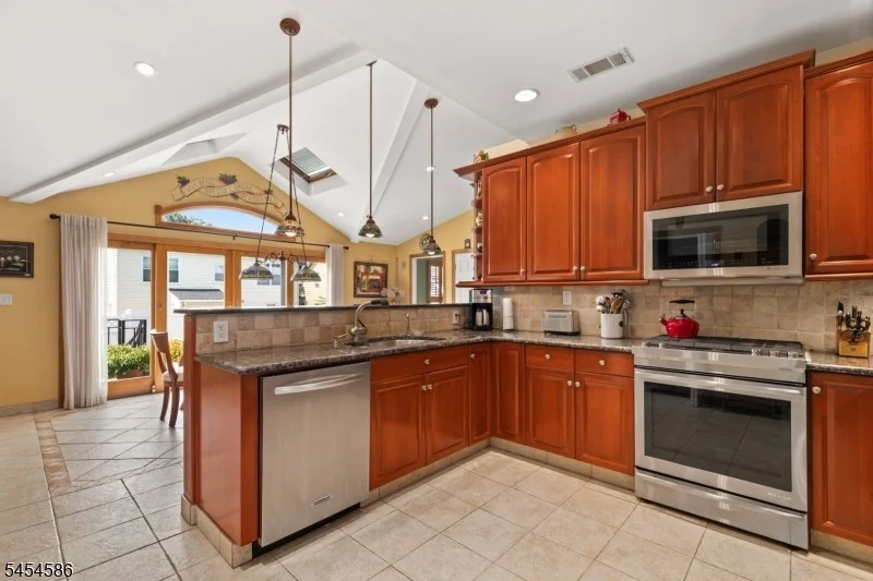 Photo of 252 Springfield Ave