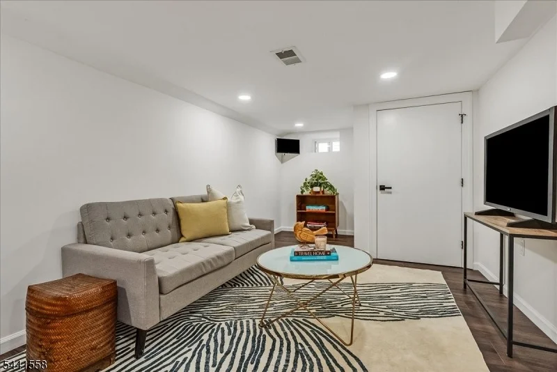 Photo of 27 Montclair Ave