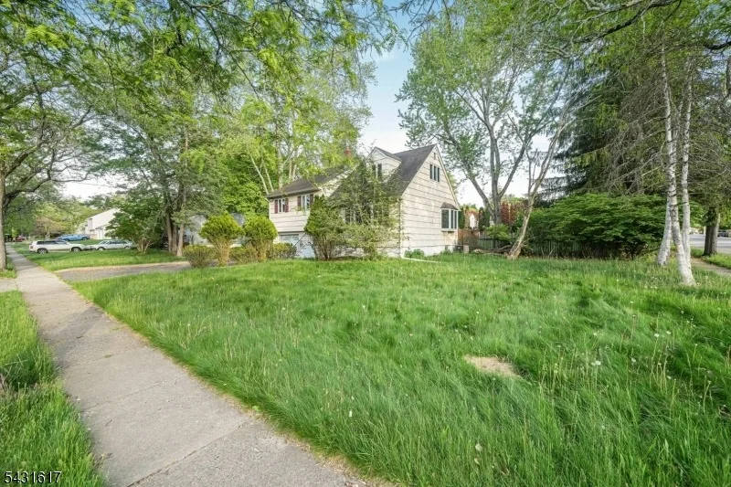 Photo of 111 Deerfield Rd