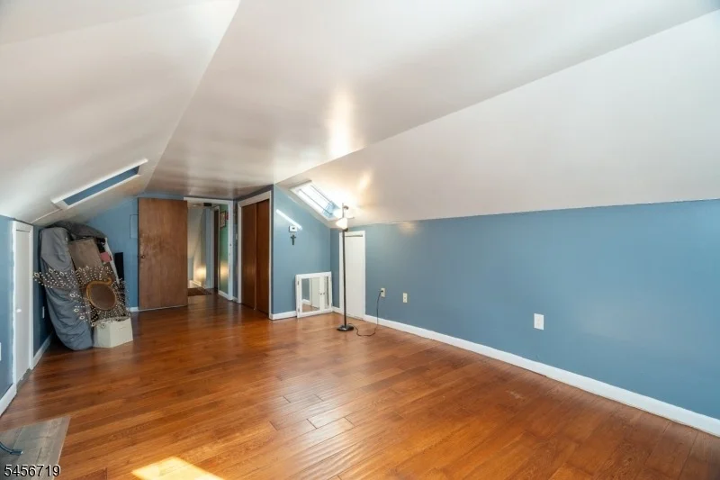 Photo of 18 Elycroft Ave