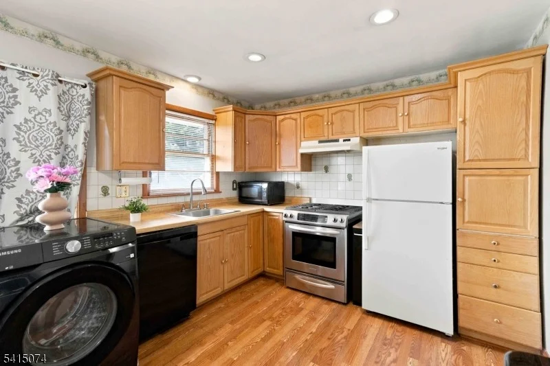 Photo of 1 Roy St