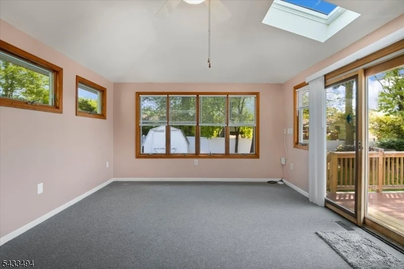 Photo of 44 Summit Rd
