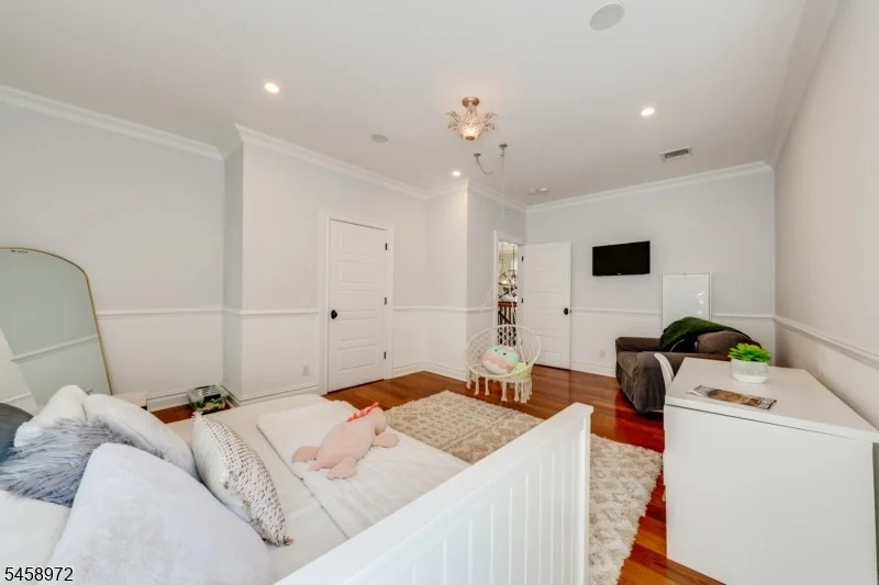 Photo of 59 Cornell Ave