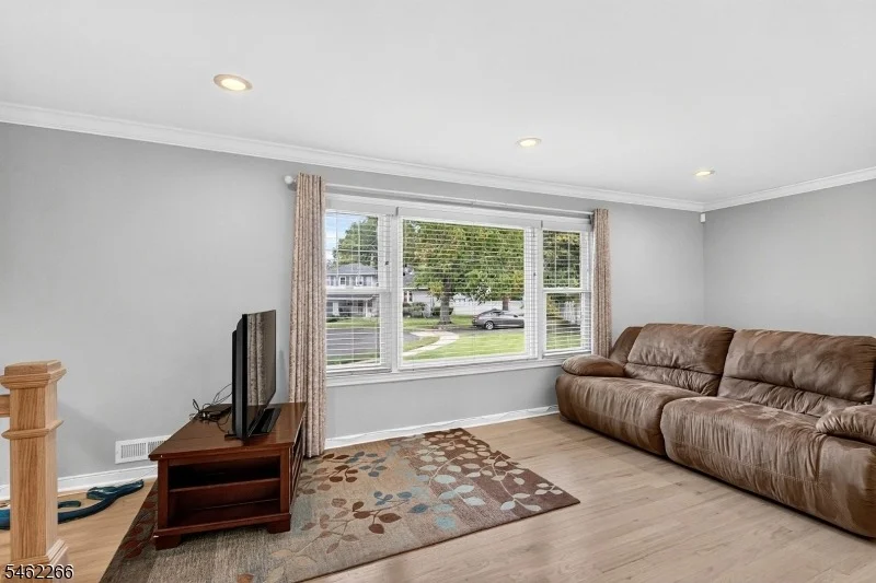 Photo of 2 Braemar Cir