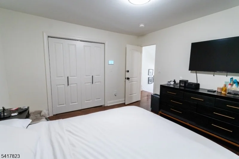 Photo of 246 Stirling Ave
