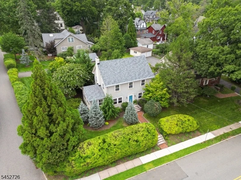 Photo of 420 Up Mountain Avenue