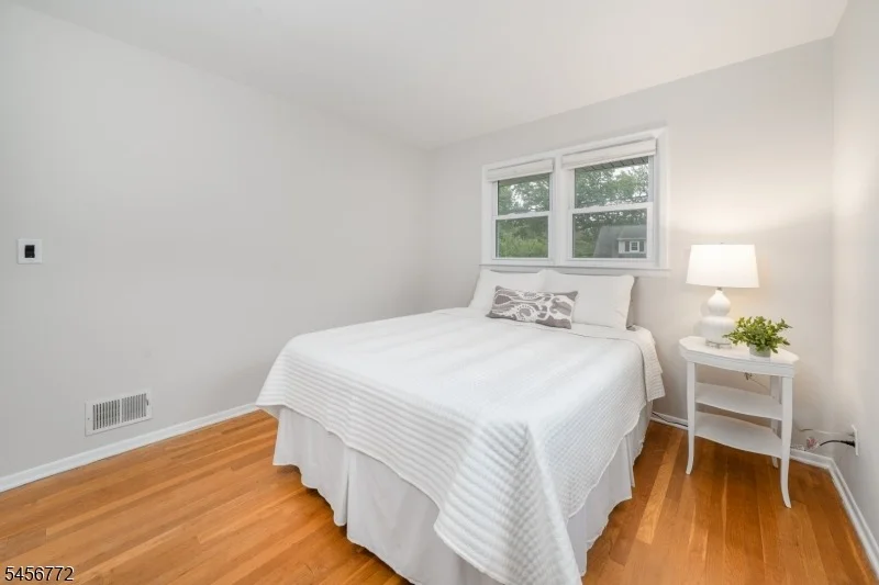 Photo of 43 Roosevelt Ave