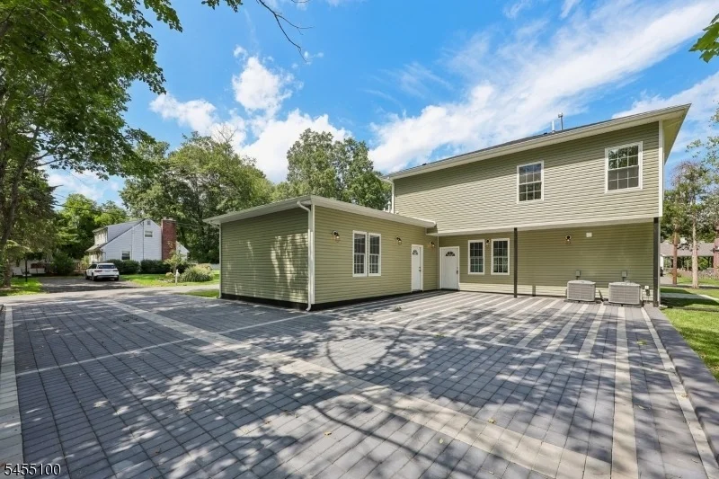Photo of 34 Gates Ave