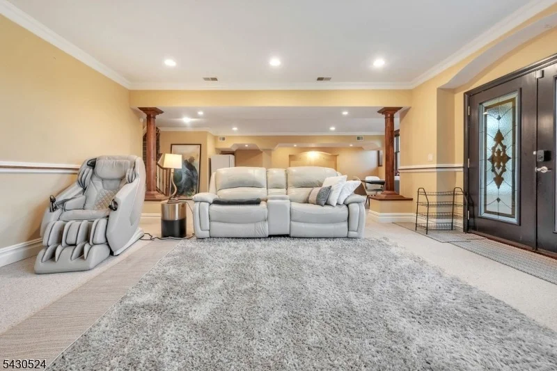 Photo of 37 Robbins Rd