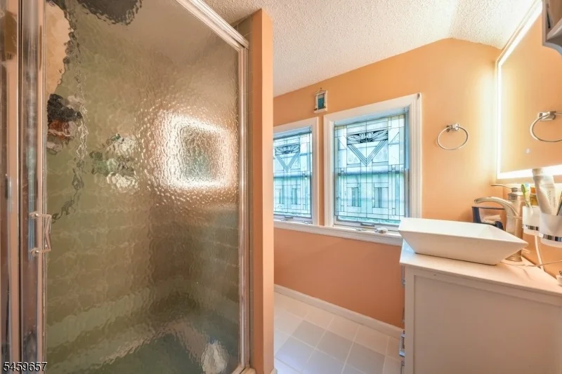 Photo of 44 Chestnut Rd