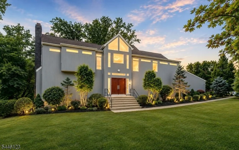Photo of 30 Ellsworth Dr
