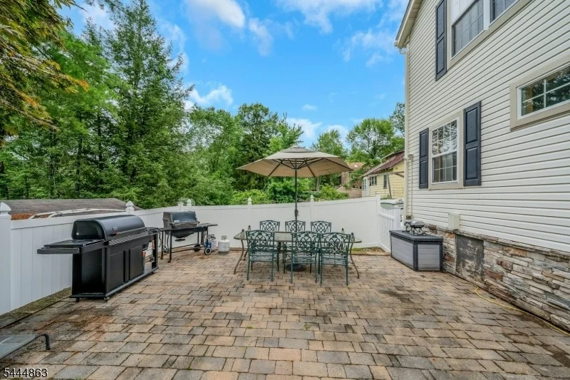 Photo of 16 Shephard Rd