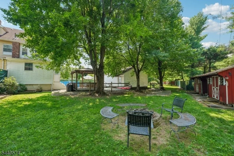 Photo of 2 Howard St
