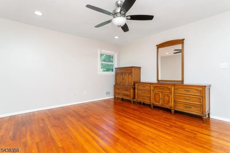 Photo of 70 Knoll Rd