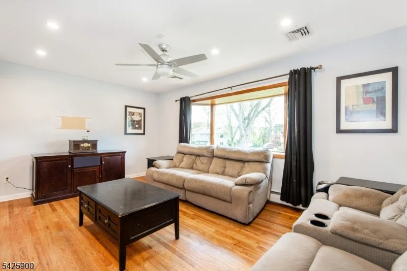 Photo of 17 Cole Rd
