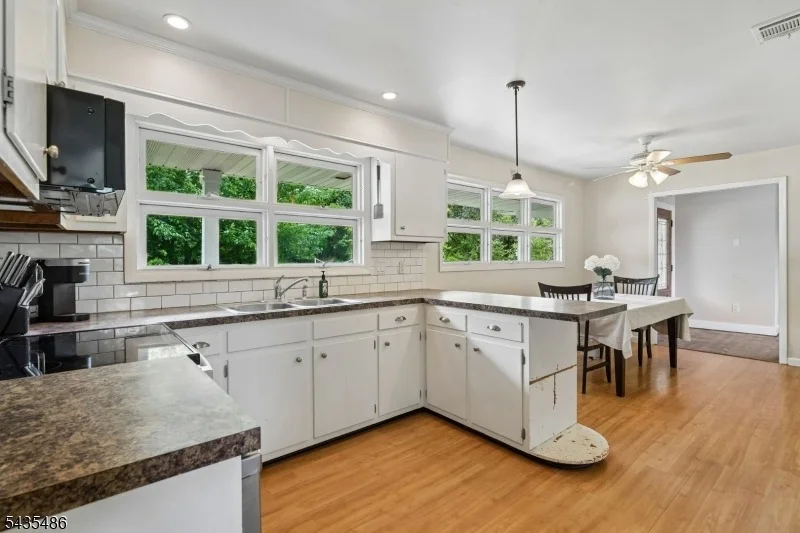 Photo of 21 Wayside Ln