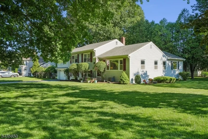 Photo of 2 Knapp Ave