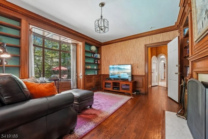 Photo of 343 Forest Rd